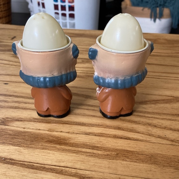 Vintage professor salt & pepper shakers/egg cups - Picture 2 of 6